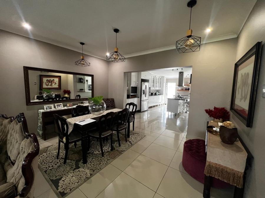 8 Bedroom Property for Sale in Abbotsford Eastern Cape
